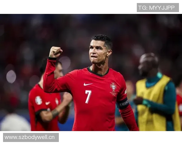 足球巨星化身路人街头探险揭秘真实生活趣事