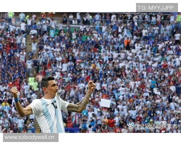 足球明星现身哪个俱乐部引发球迷热议与关注的背后故事